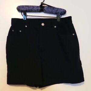 Signature Expressions Shorts